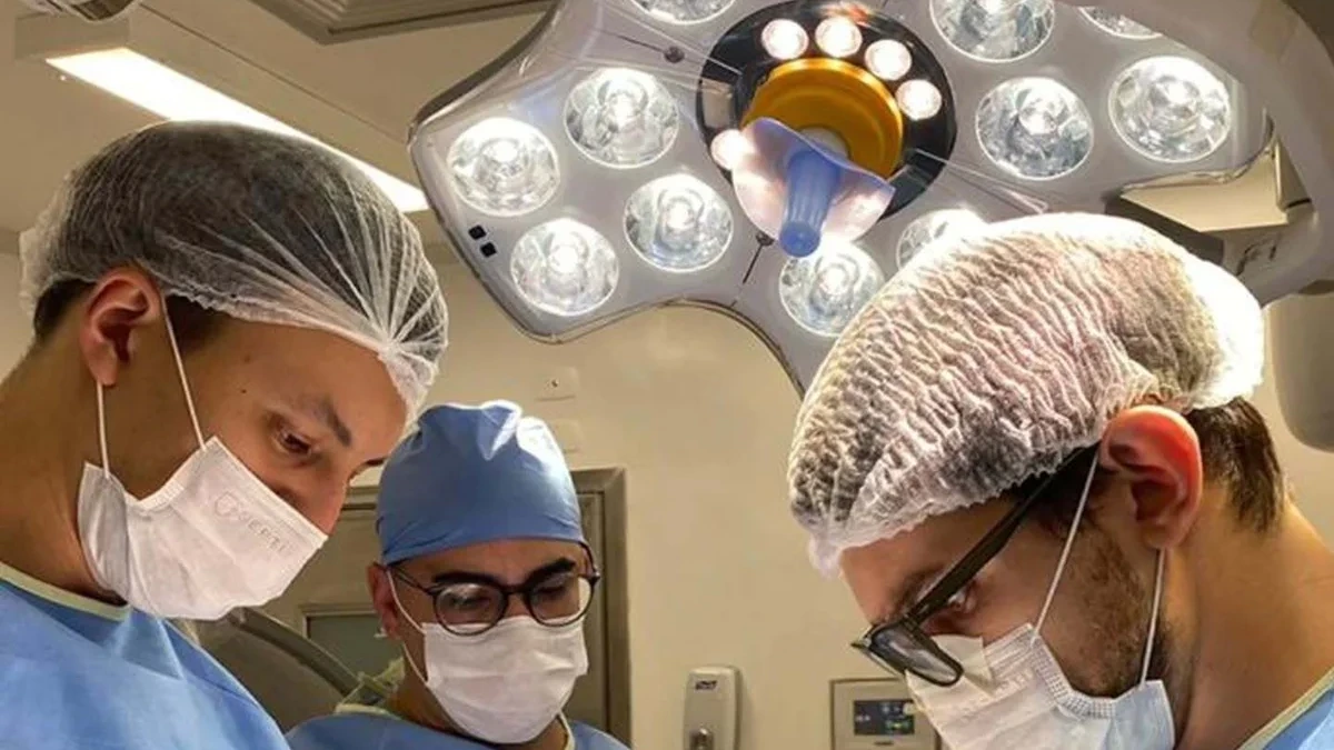 Cirurgia por artroscopia e prótese
